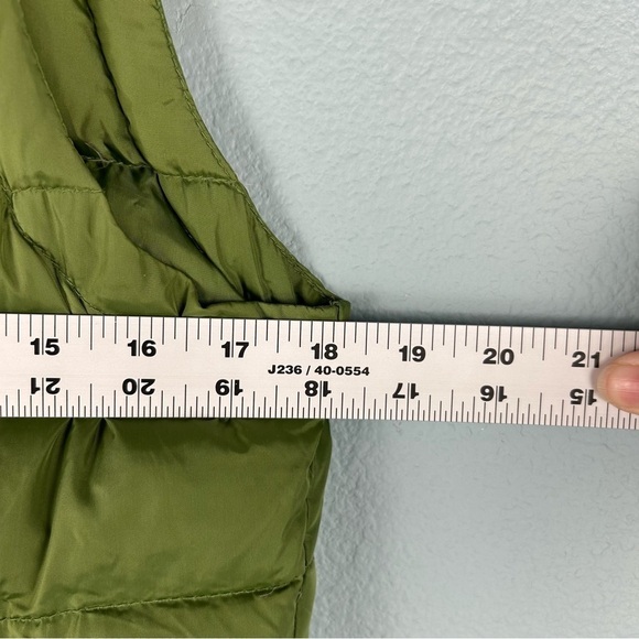 True Religion Green Down Puffer Vest Women's Size S - Picture 8 of 9